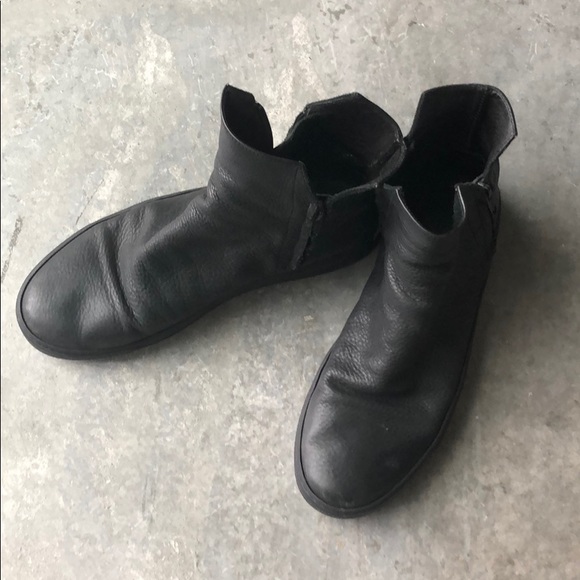 the last conspiracy sandals